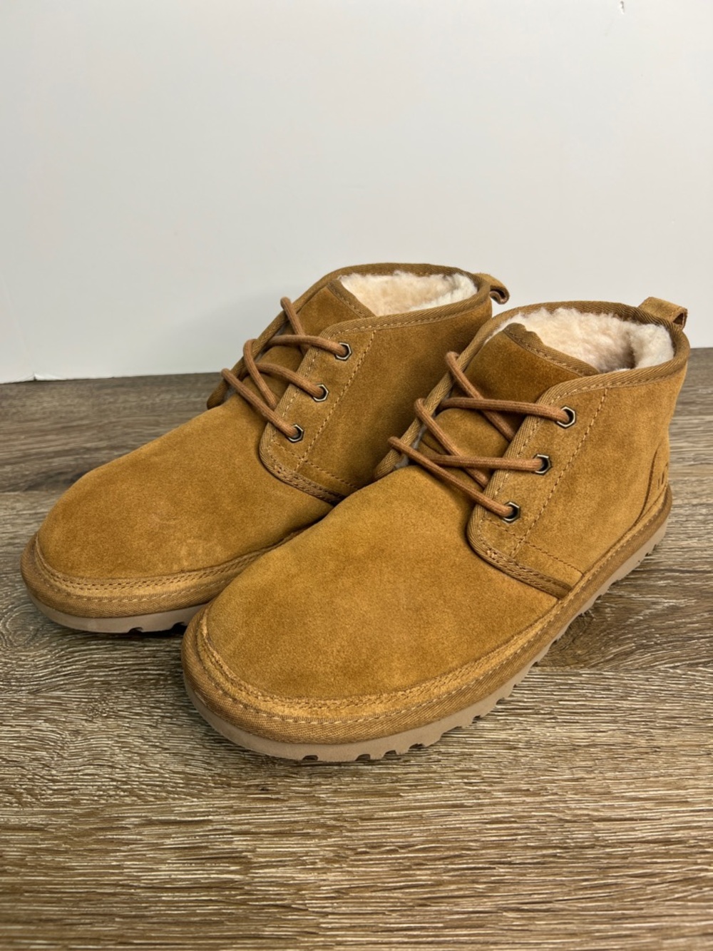 UGG Chestnut Suede Lace-Up Chukka Boots Shearling Lined | Women’s Size 9